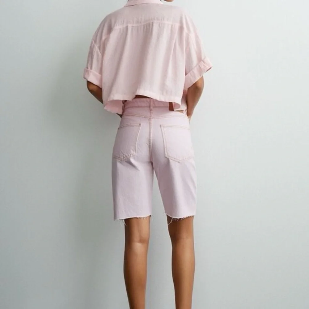 NEW ZARA SOLID COLOR STRAIGHT CUT SHORTS - Picture 4 of 10